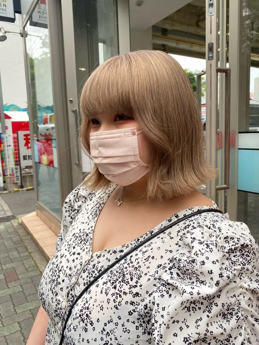 ミディアム カラー ベージュカラー ミルクティーベージュ 鈴木/ボブ/ ミルクティー/ピンクのヘアスタイル