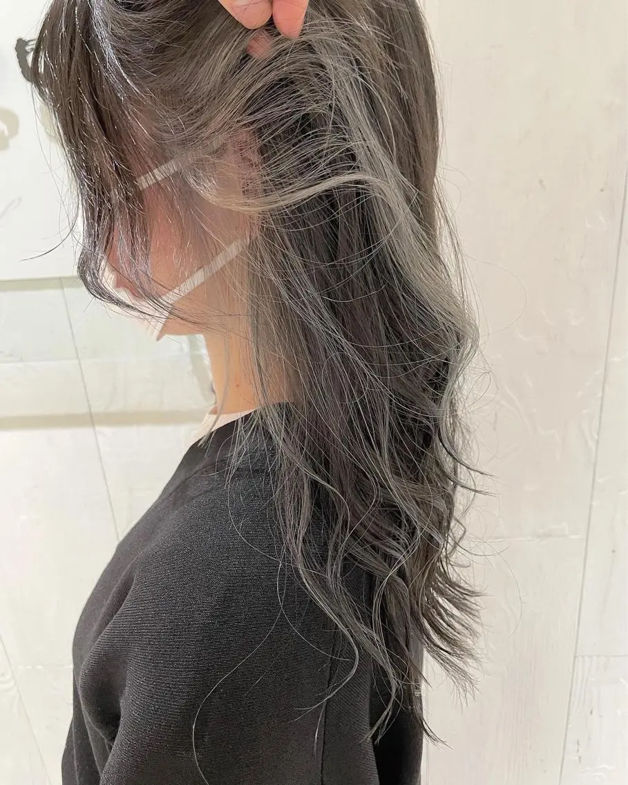ロング カラー アッシュ イヤリングカラー インナーカラー 外国人風カラー レイヤーカット ヘアカラー トリートメント 河合秀明/ショート /ボブ/レイヤーのヘアスタイル
