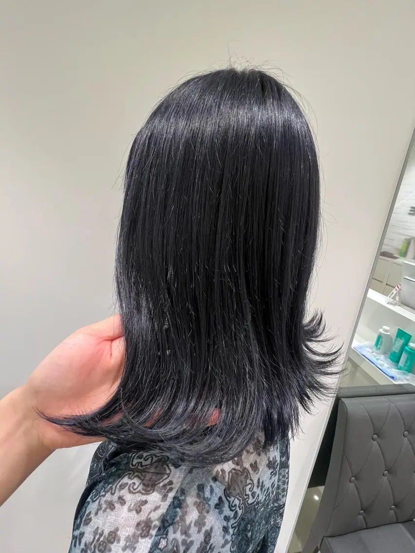 ミディアム カラー ブルーカラー ブルージュ 透明感カラー カット ヘアカラー 【暖色カラー特化】 中山由梨のヘアスタイル