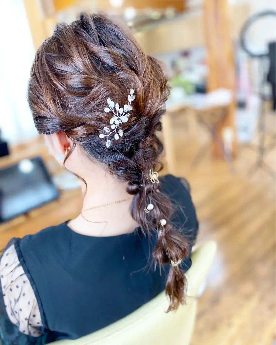ロング カラー ヘアアレンジ ヘアセット 荒木 ひろかのヘアスタイル
