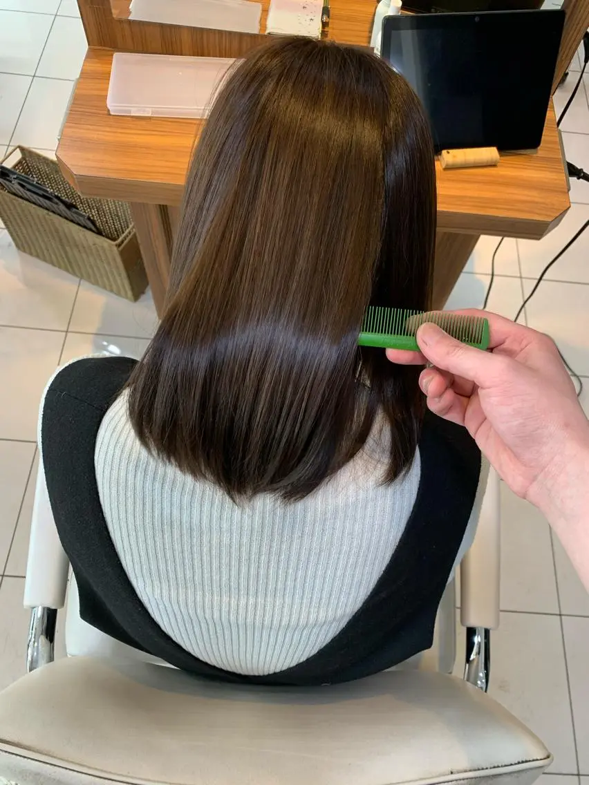 ミディアム カラー カット トリートメント 白髪ぼかしハイライト 柳川拓哉のヘアスタイル