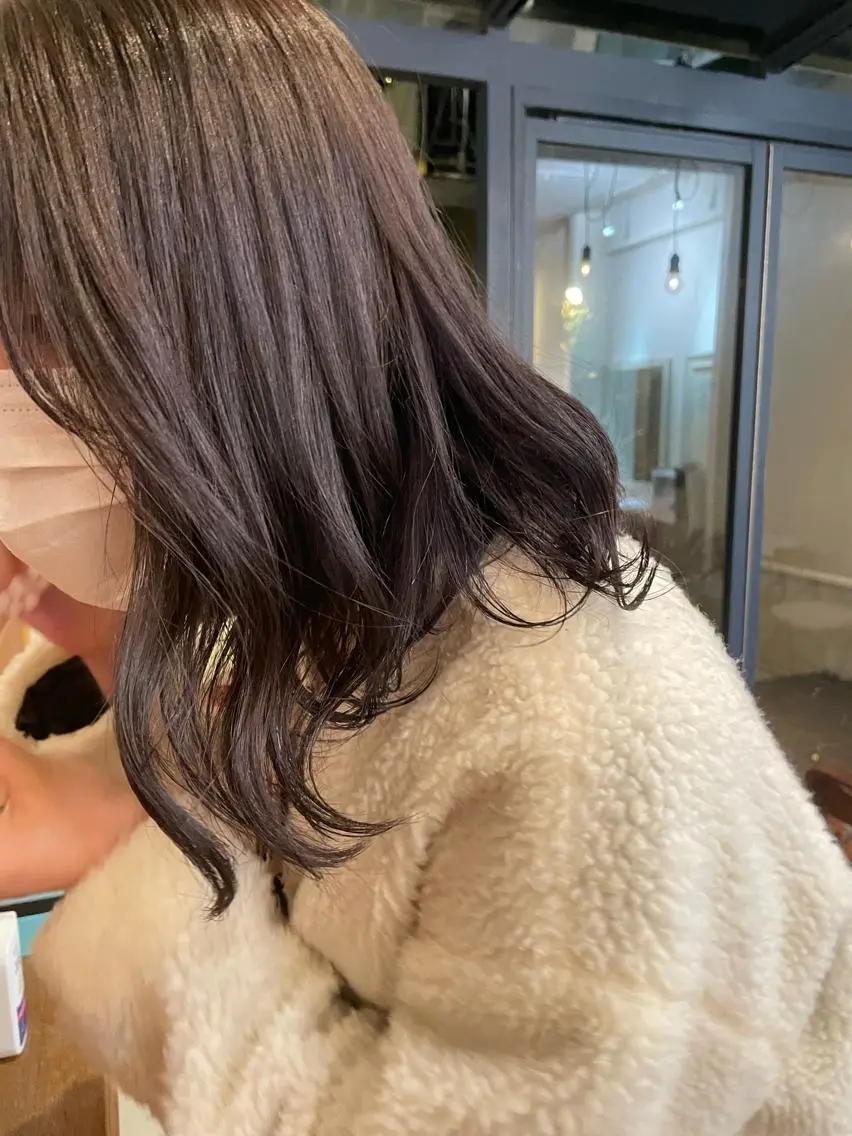 ミディアム カラー ヘアアレンジ グレージュ ラベンダーカラー 抜け感ボブ×パーマ |kazaneのヘアスタイル