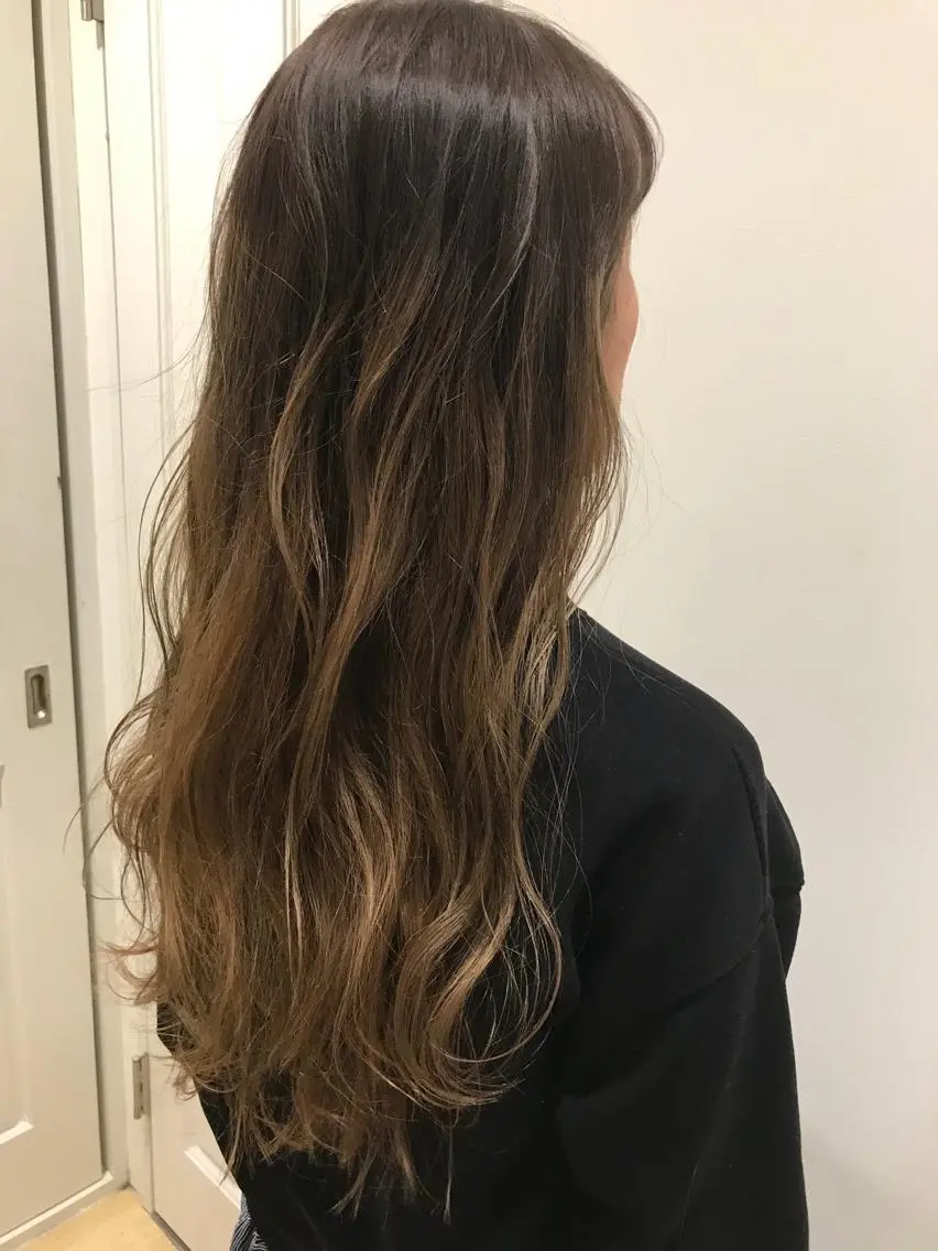 セミロング 外国人風カラー レイヤーカット 渋谷ハイトーン/ デザインカラー阿部のヘアスタイル