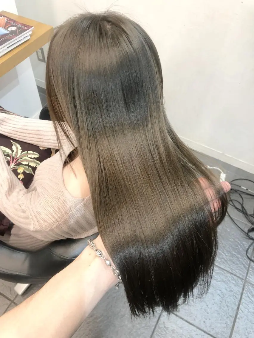 カラー グレージュ イルミナカラー オリーブグレージュ オリーブグレー ヘアカラー トリートメント ヘッドスパ グレージュ/髪質改善 Yamato.hのヘアスタイル