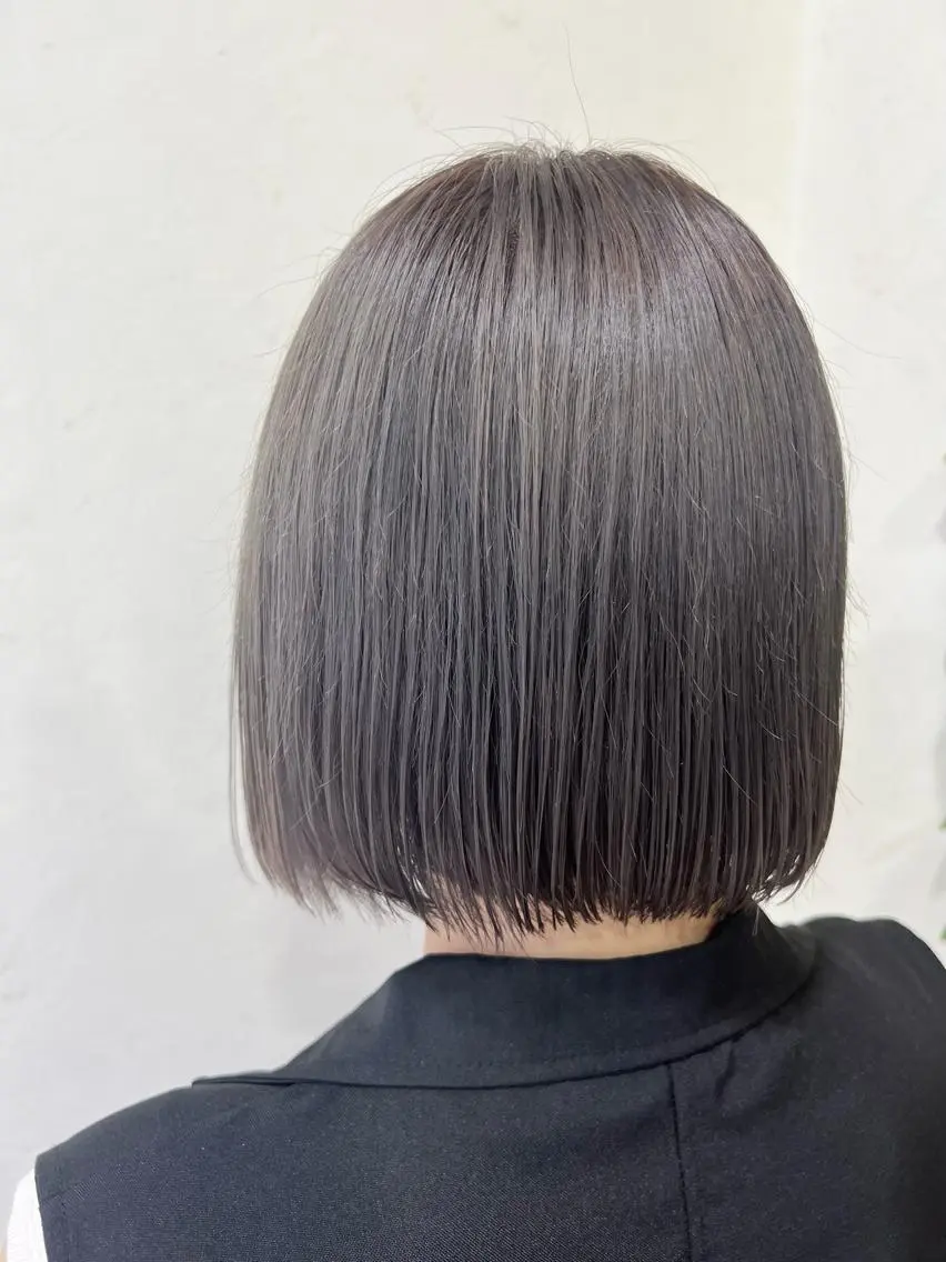 ミディアム カラー カット ヘアカラー トリートメント mana .のヘアスタイル