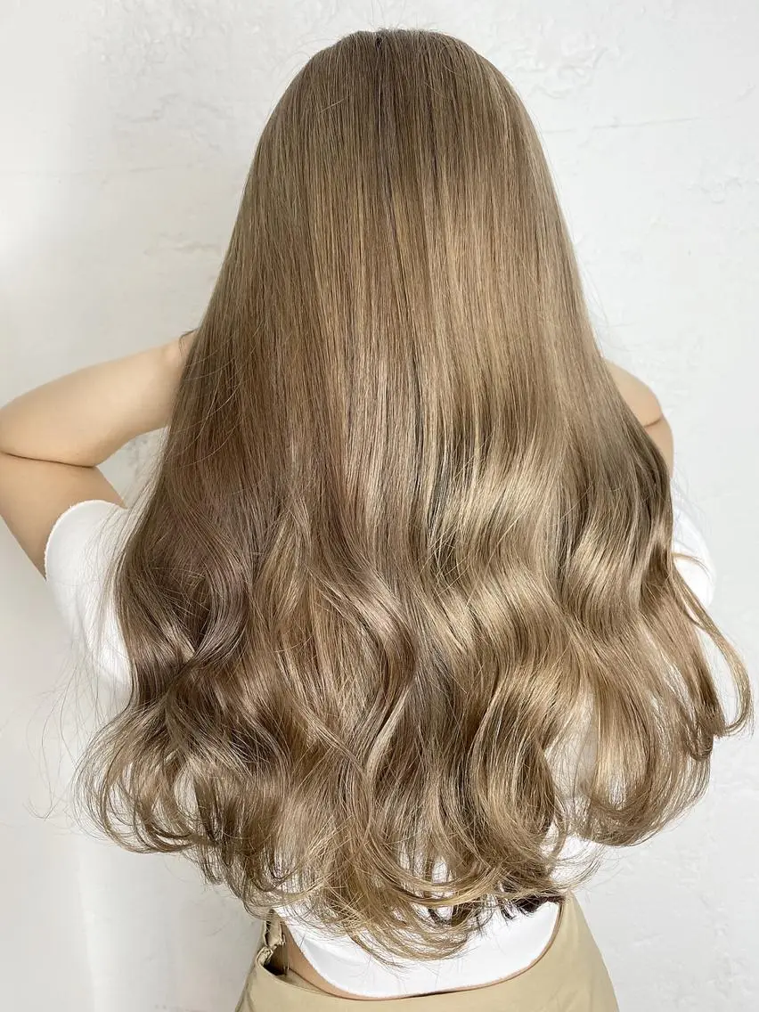 ロング カラー ヘアアレンジ 結婚式・ブライダル アッシュ アッシュブラウン バレイヤージュ ベージュカラー カット ヘアカラー トリートメント 韓国風×透明感カラー 髪質改善オタベシンヤのヘアスタイル