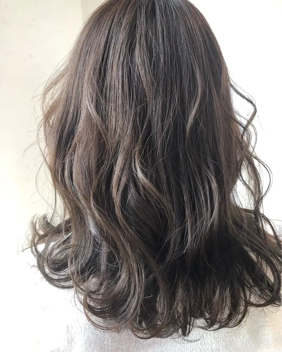 セミロング カラー グレージュ TOWA 野村　コウダイのヘアスタイル
