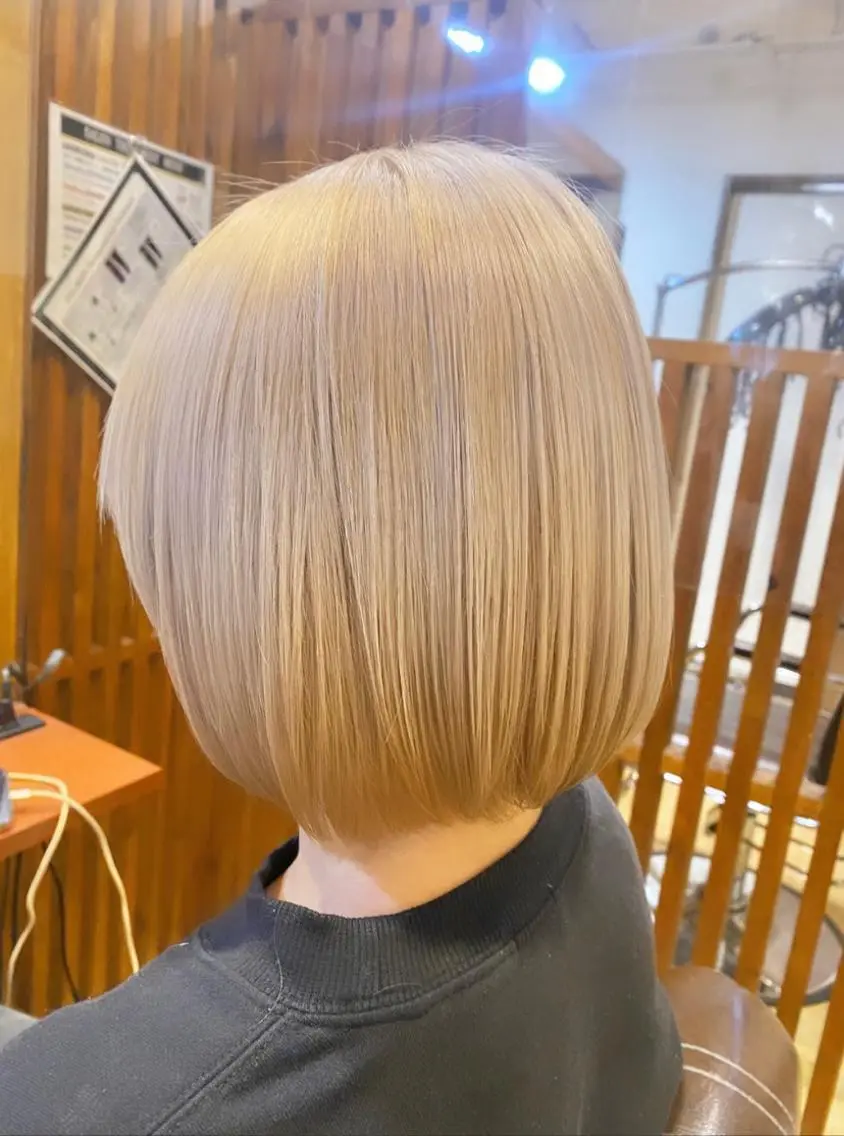 ミディアム カラー 女性目線でつくる ボブ縮毛矯正のヘアスタイル