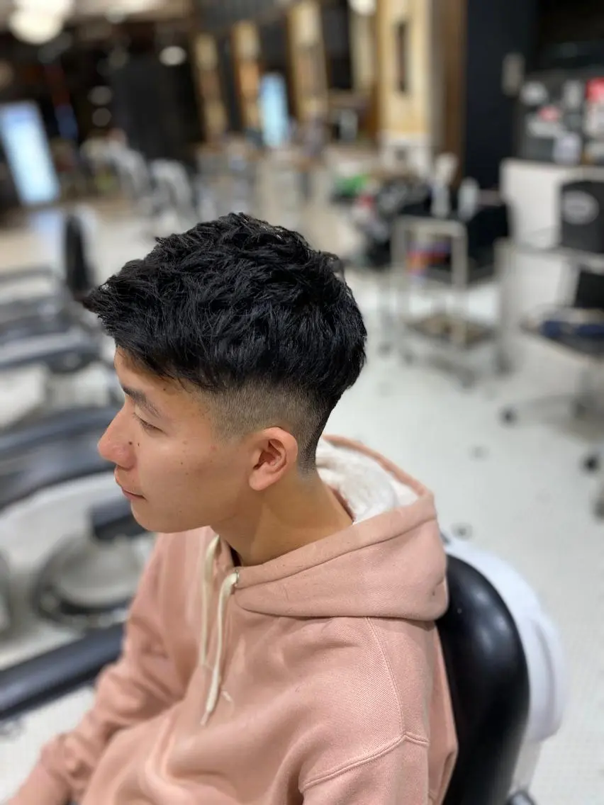 ショート メンズ カット 山﨑 愛也のヘアスタイル