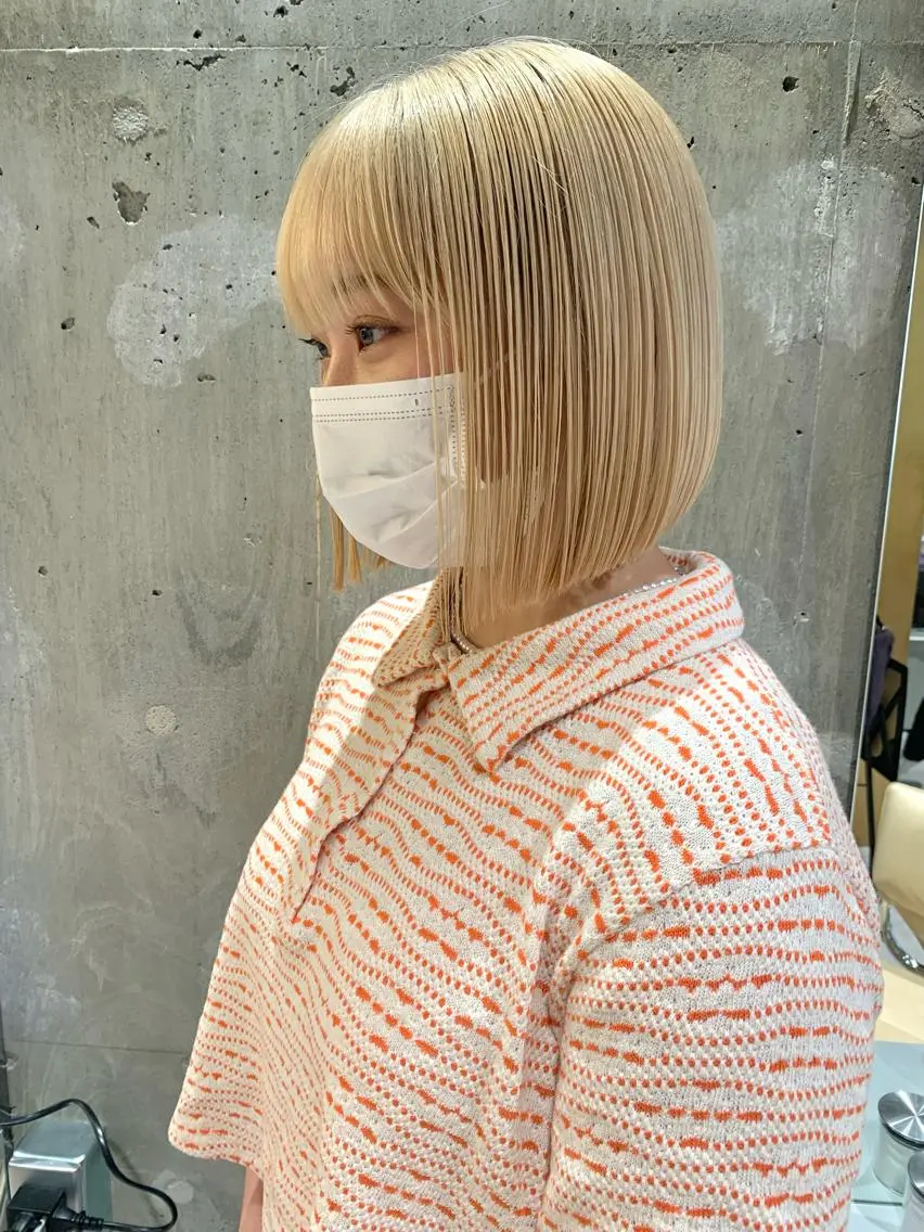 ショート カラー ブロンド ホワイトブロンド ボブ iLi 《イリ》のヘアスタイル