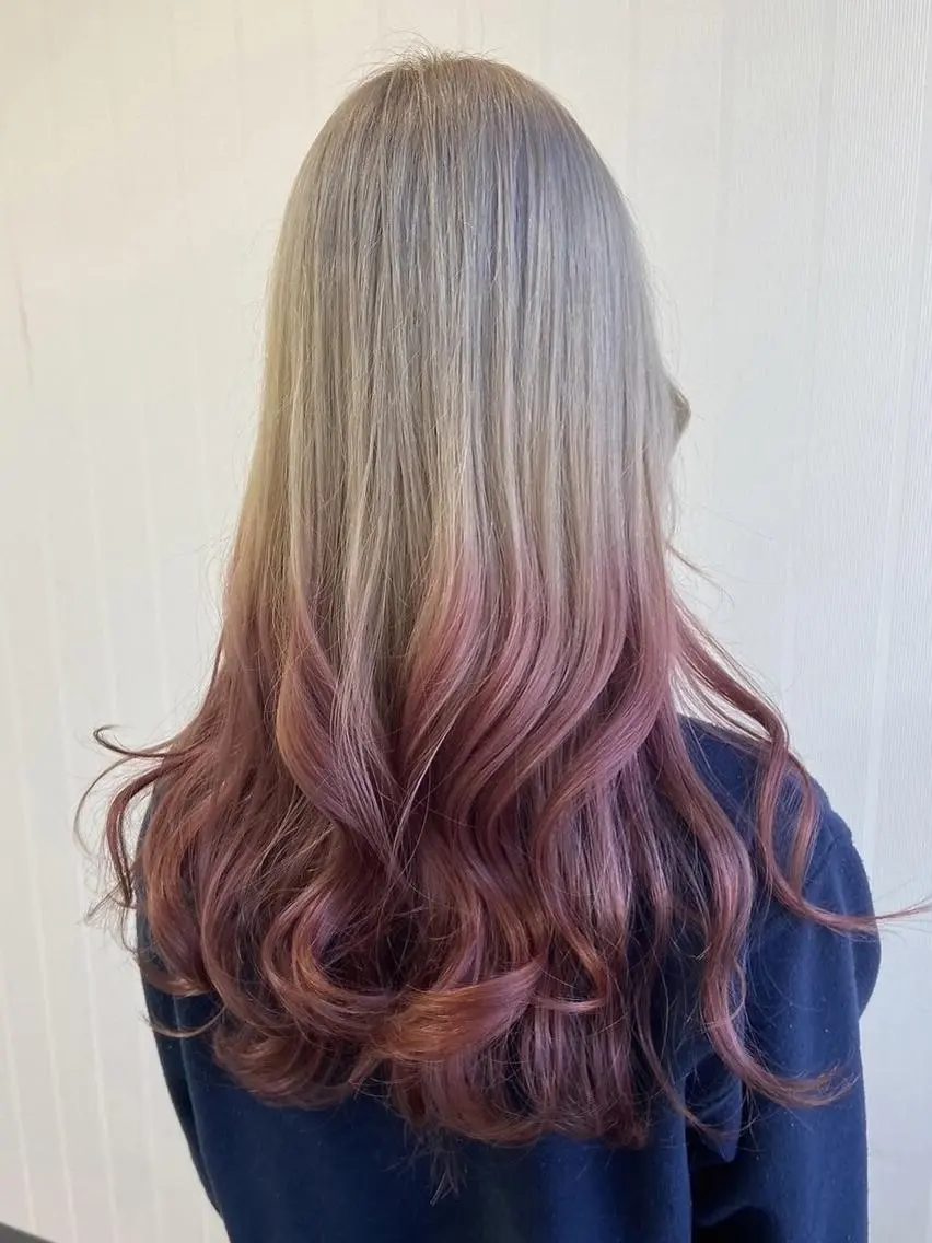 ロング カラー ブリーチ 透明感カラー ダブルカラー ハイライトカラー イルミナカラー ヘアカラー トリートメント SOURCE堺東🫧 ヘアケア/艶カラーのヘアスタイル