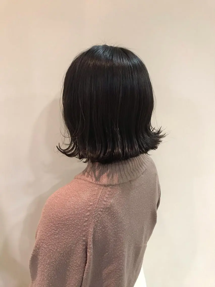 ミディアム ボブ 外ハネヘア 安井 匡隆のヘアスタイル