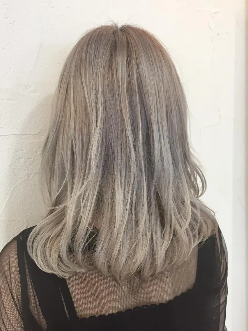 セミロング カラー 🌼こやま かおり🌼のヘアスタイル