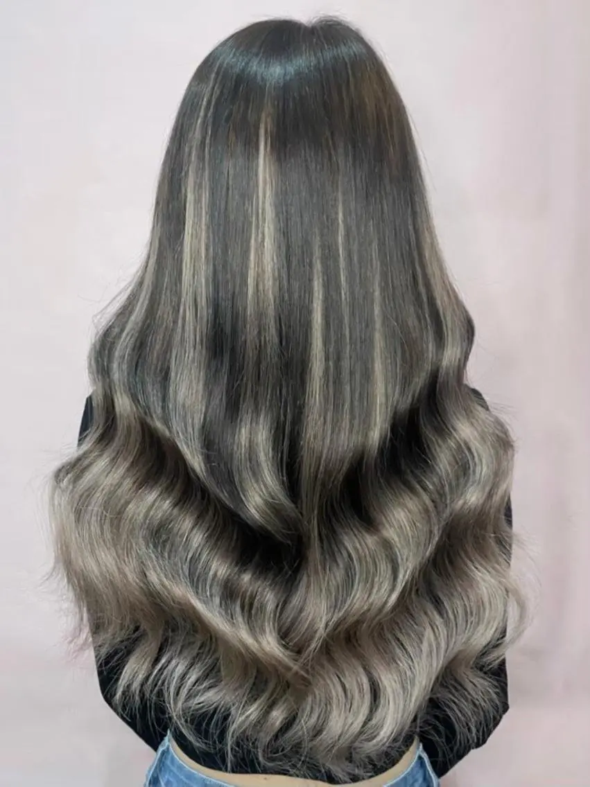ロング カラー 大阪レミーエクステ チビ編み込みのヘアスタイル