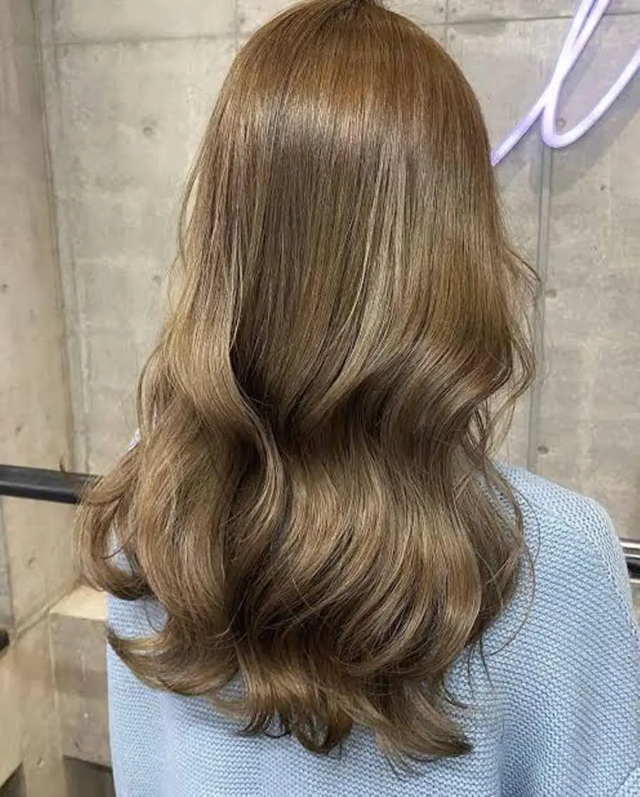 ロング カラー アッシュ ベージュカラー ブリーチ ケアブリーチ ダブルカラー 🌼あんなtrend color🌼のヘアスタイル