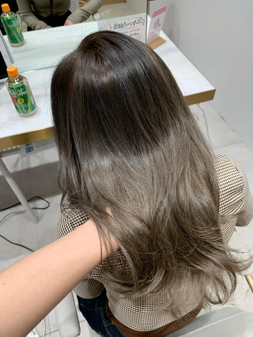 ミディアム カラー ベージュカラー 透明感カラー グレージュ ボブ カット ヘアカラー トリートメント レイヤー専門家 ダブルカラー修のヘアスタイル