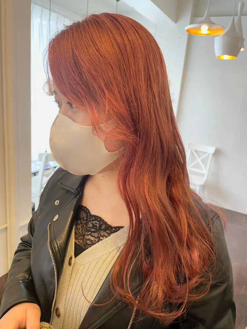 ロング カラー オレンジ カット ヘアカラー トリートメント 安藤 佑衣のヘアスタイル
