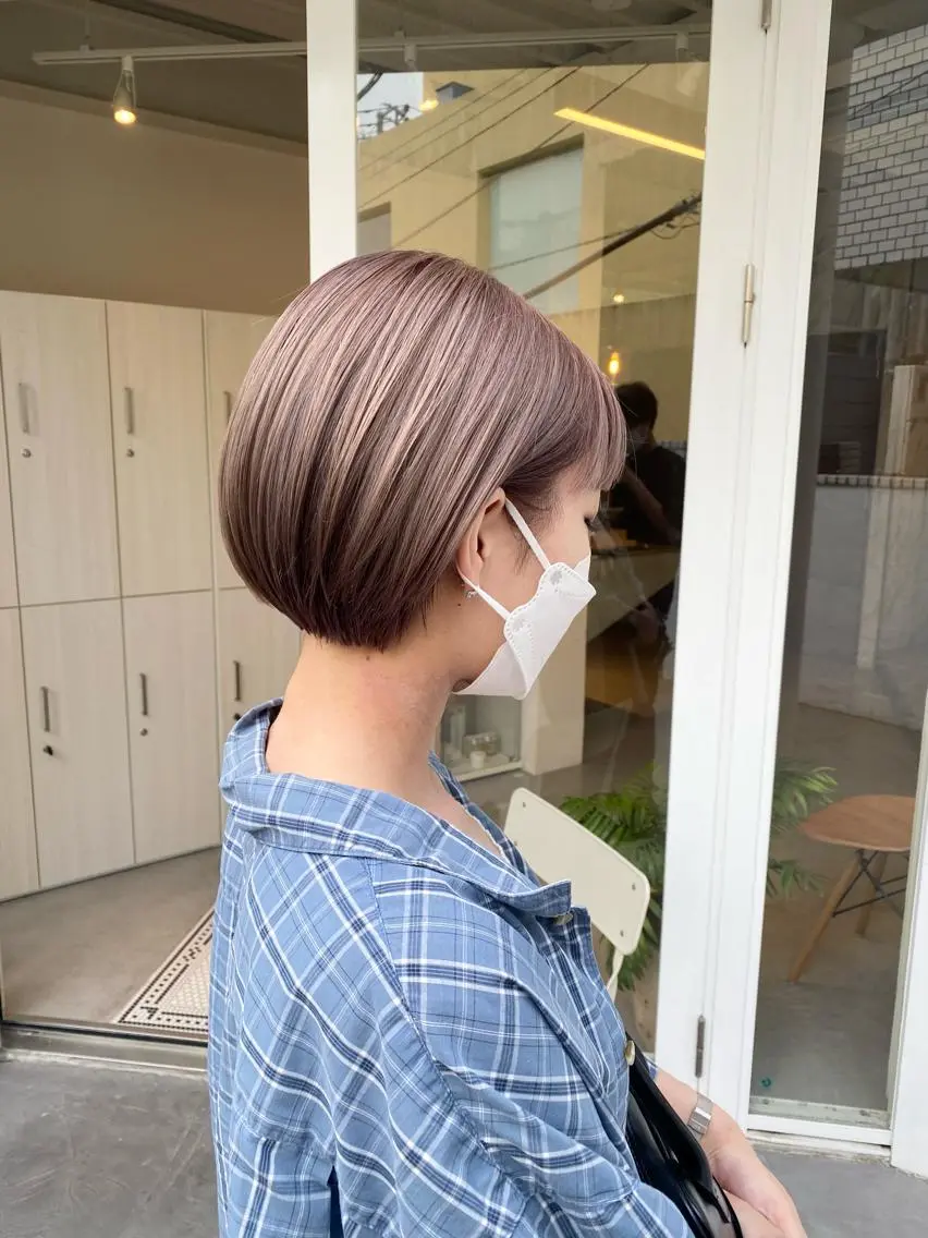 ショート カラー グレージュ ミルクティーグレージュ カット ヘアカラー トリートメント ハイトーン×似合わせ 🌱中川慎之介のヘアスタイル