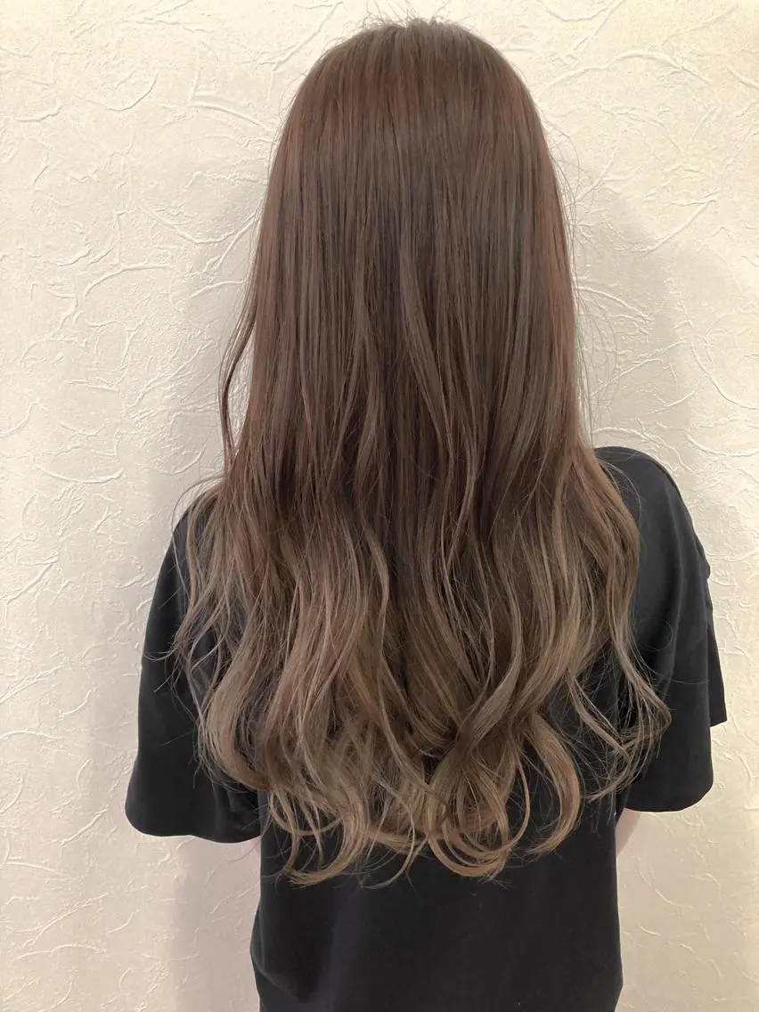 カラー Misirlou Hairのヘアスタイル
