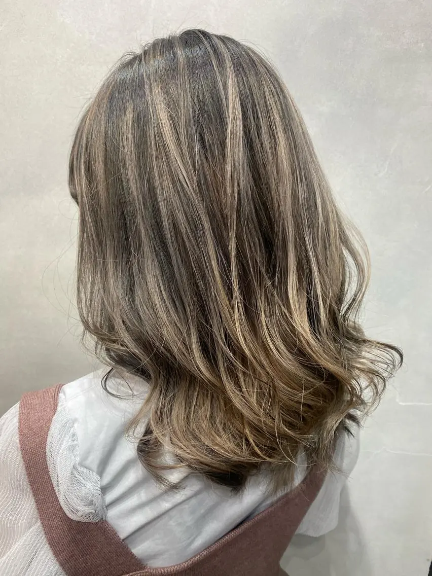セミロング カラー ヘアアレンジ ショートボブ シールエクステ セミロングパーマ バレイヤージュ 透明感カラー FAAM Tsuneのヘアスタイル