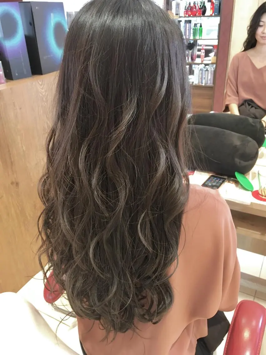 ロング カラー ハイライトカラー ハイライト カット ヘアカラー ブリーチ/ハイトーン 天童市/SERINAのヘアスタイル