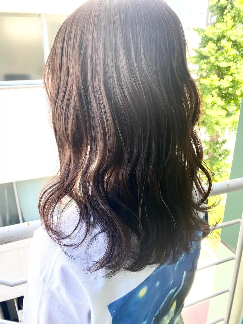 セミロング カラー アッシュ ブラウンカラー moanin モーニンのヘアスタイル