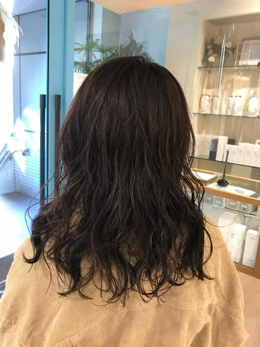 セミロング カラー パーマ 三代 ゆりあのヘアスタイル