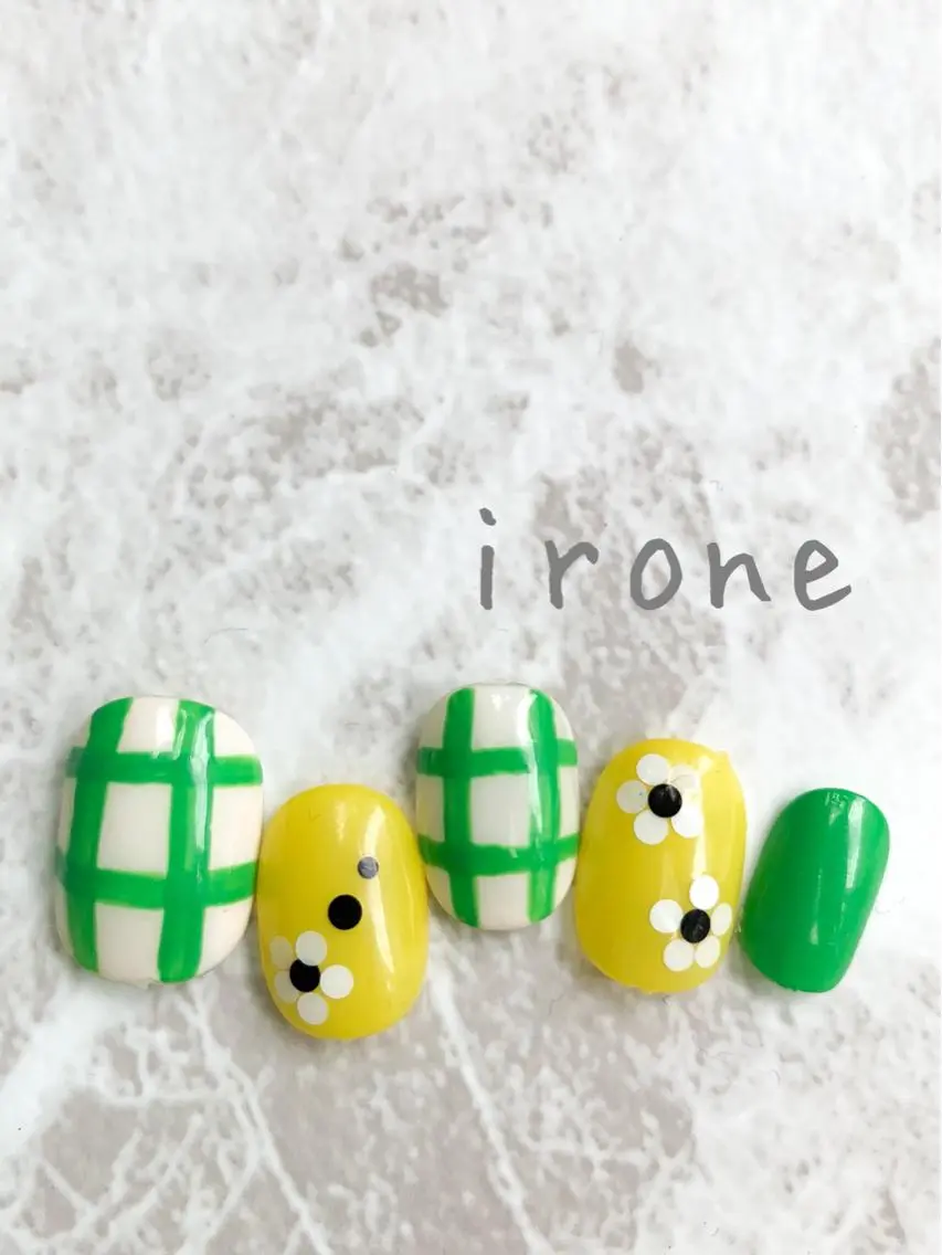 ネイル カジュアル 小さなサロン ironeのネイルデザイン