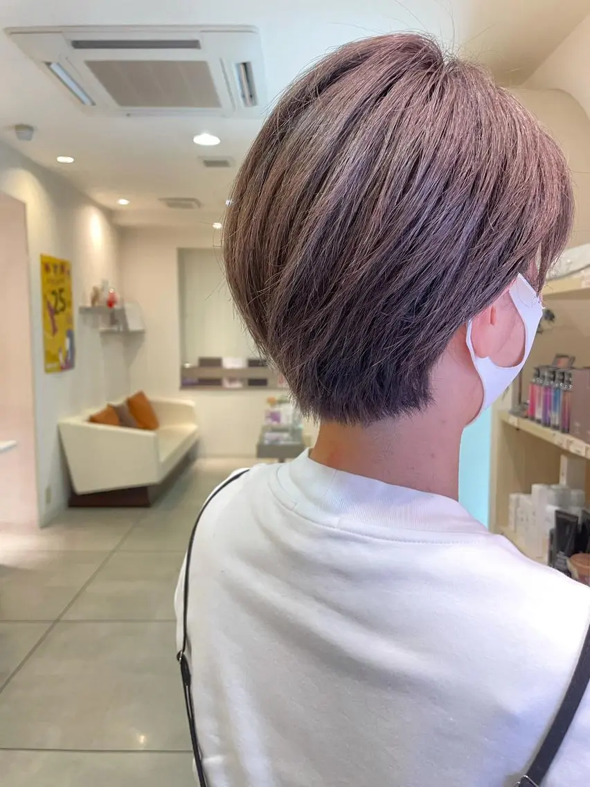 ショート カラー 透明感カラー グレージュ カット ヘアカラー 松佐 ゆかりのヘアスタイル