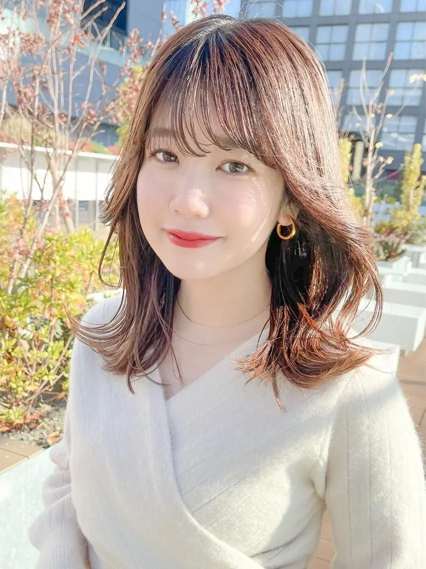 セミロング くびれヘア 韓国風ヘア レイヤーカット レイヤーカット 小山 悠のヘアスタイル
