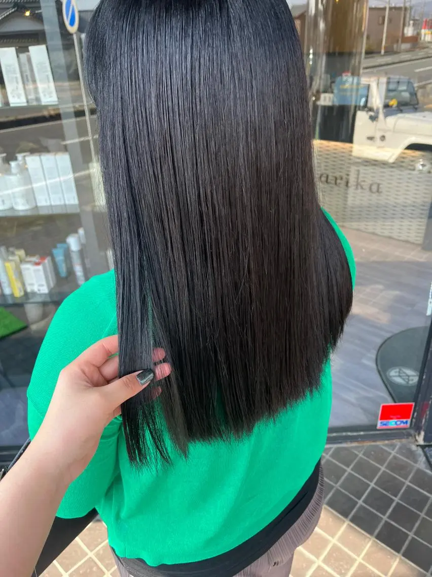 セミロング alu yuinaのヘアスタイル