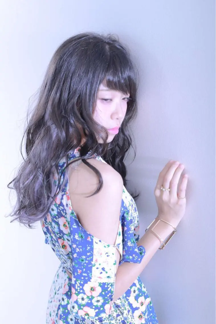 ロング 伊藤 裕貴のヘアスタイル