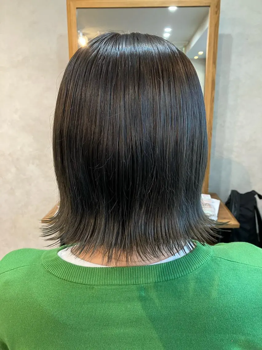 ミディアム カラー 切りっぱなしボブ オリーブカラー ボブ Hair&Make Nahoのマツエク・マツパデザイン