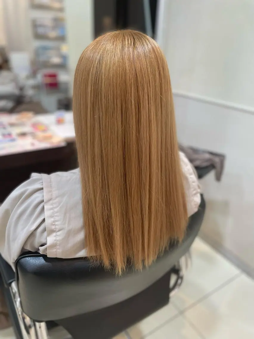 ロング カラー ベージュカラー 嶌田 沙紀のヘアスタイル