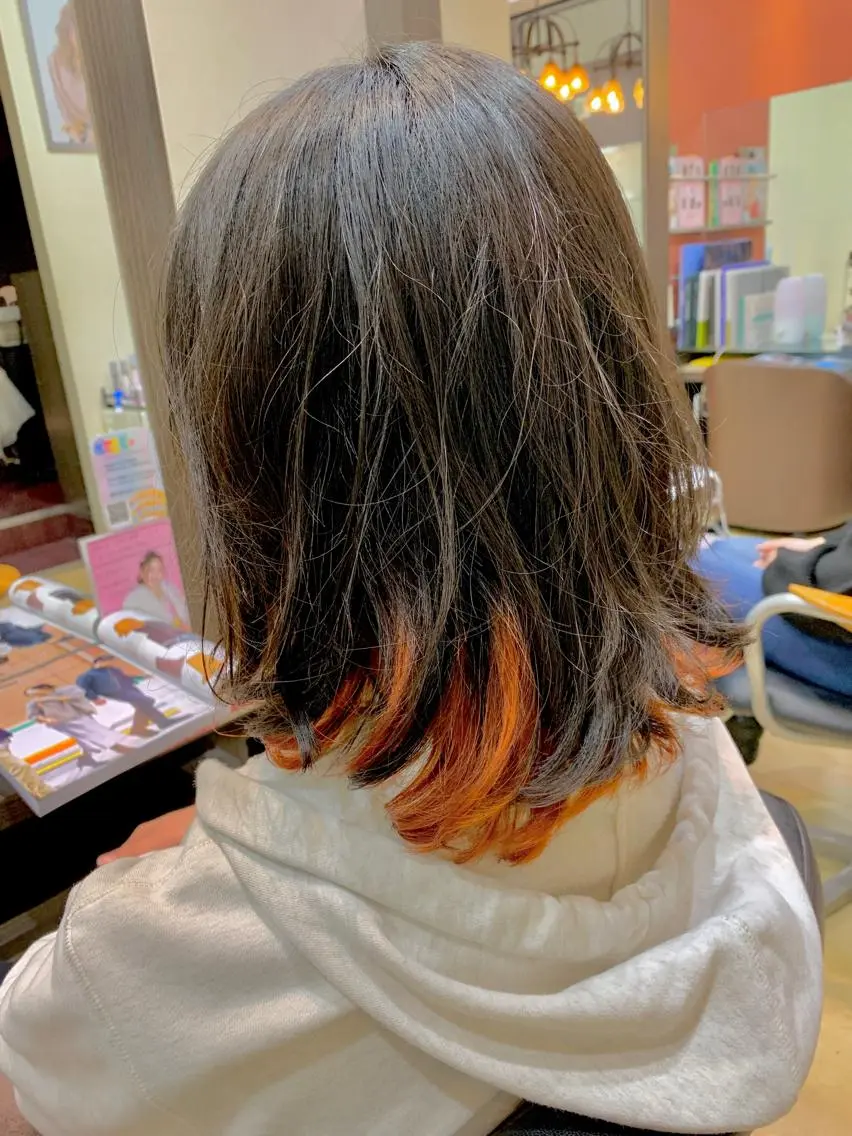 ミディアム カラー インナーカラー カット ヘアカラー パーマ 石沢 知康のヘアスタイル