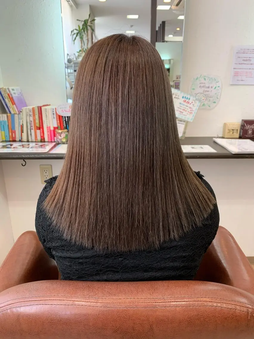 セミロング カラー i'll 未空のヘアスタイル