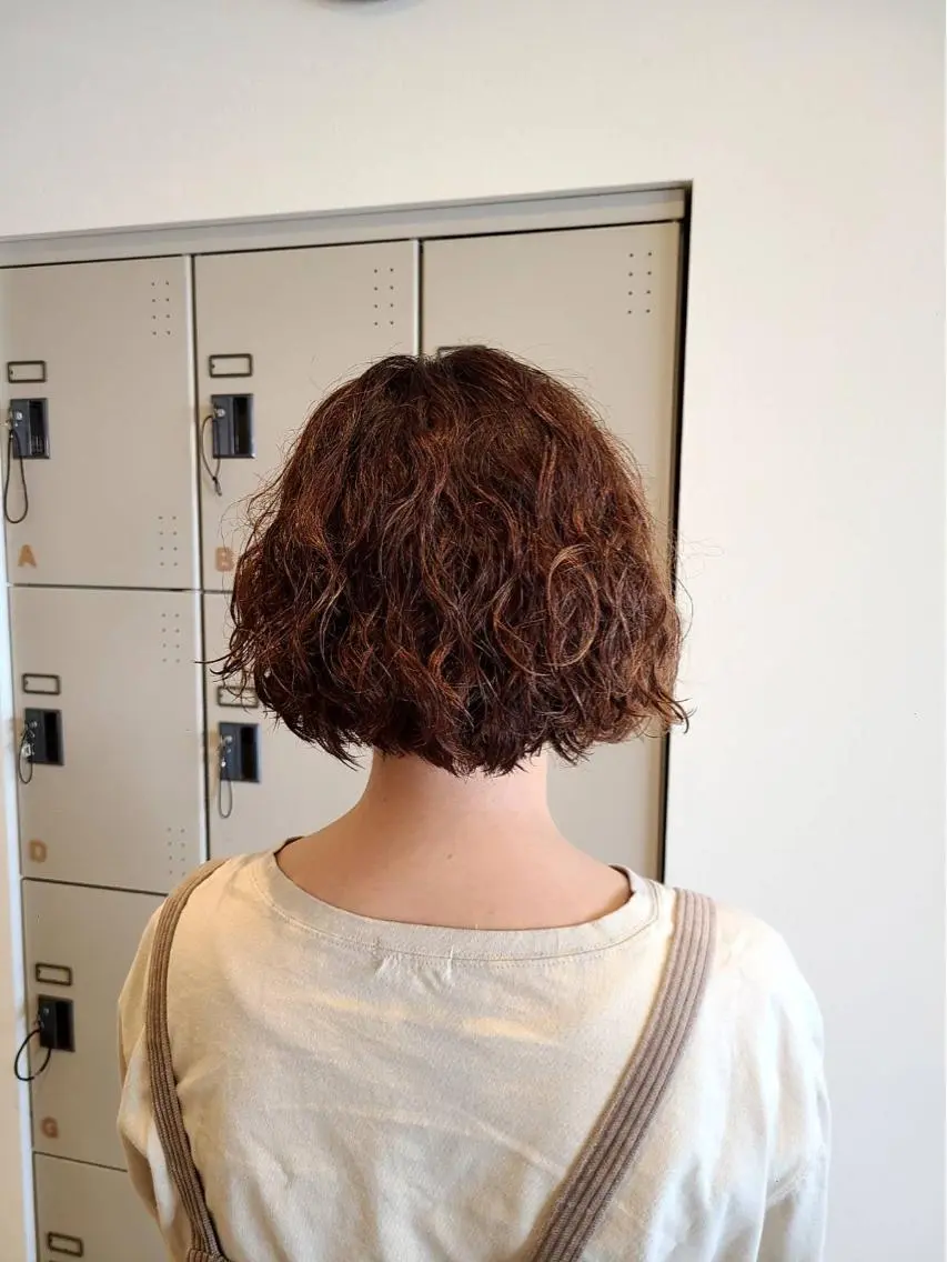ショート パーマ 芥川 未優のヘアスタイル