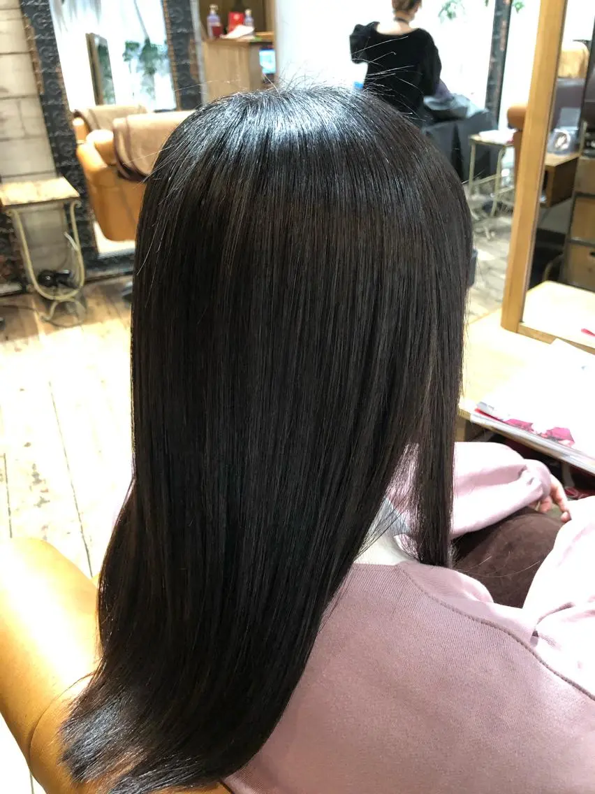 セミロング カット ヘアカラー 縮毛矯正 トリートメント ナカオ ヤストシのヘアスタイル