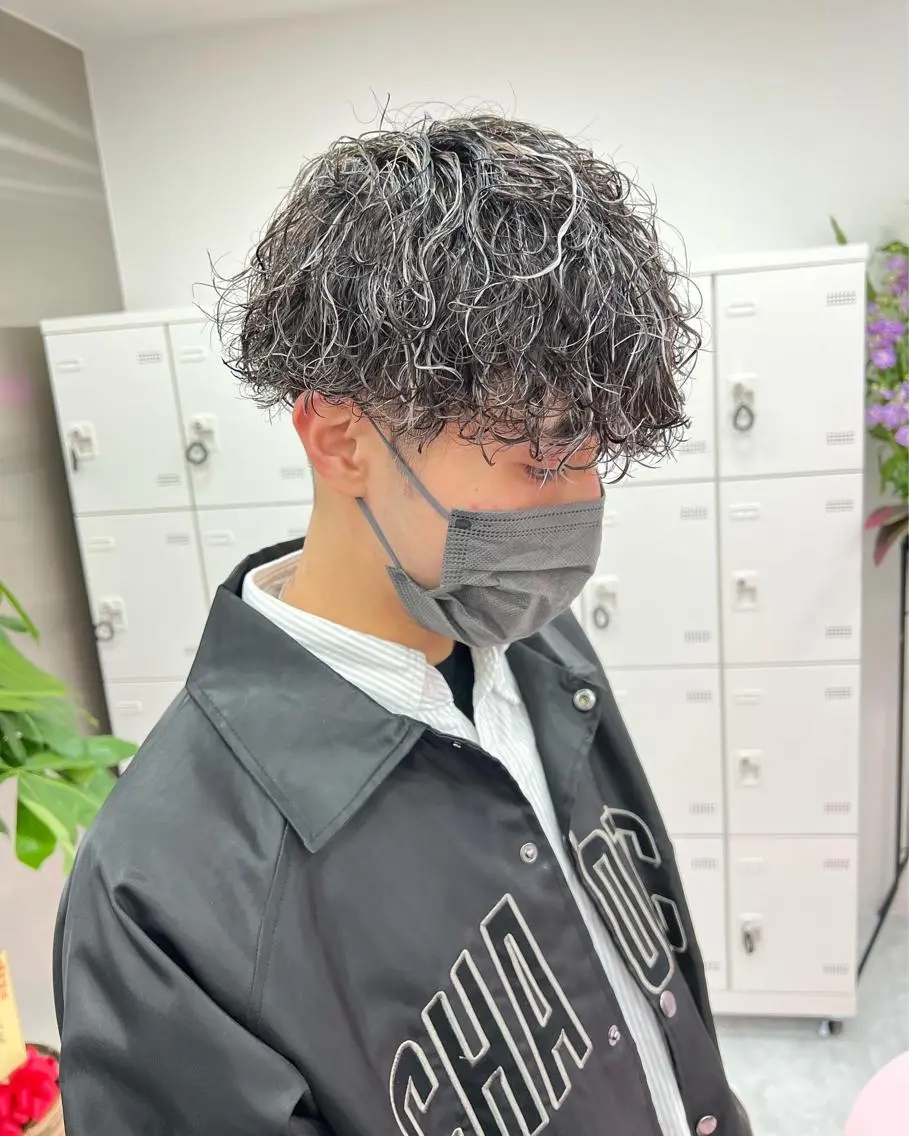ショート カラー パーマ メンズ メンズパーマ特化 TAIGAのヘアスタイル