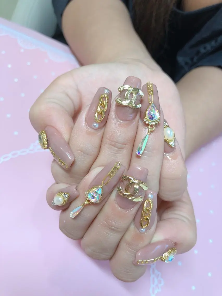 ミディアム ネイル ハンドネイル 《LB》ラブリエ Nail&eyeのマツエク・マツパデザイン