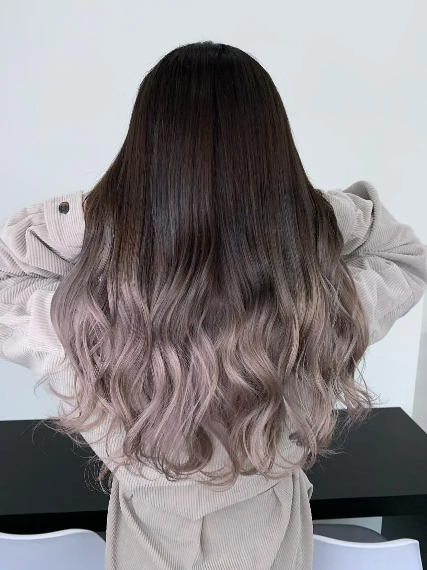 カラー グラデーションカラー BLEACHi /noeのヘアスタイル