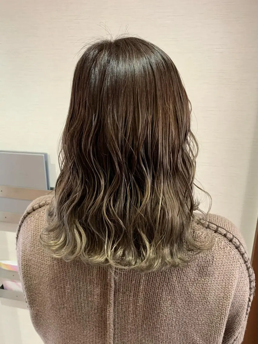 セミロング カラー 蓮見友里 PiSTA／portのヘアスタイル