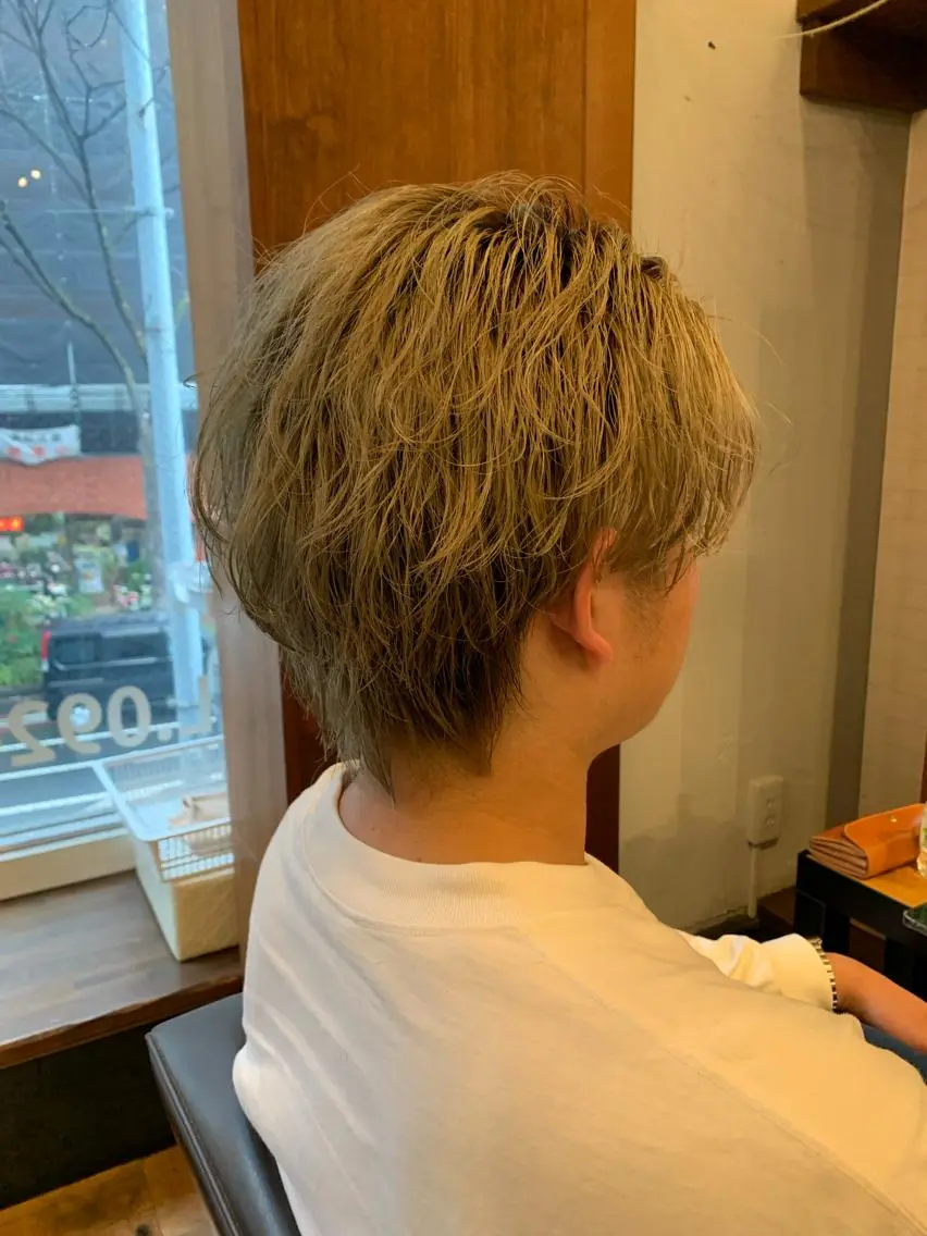 ショート カラー パーマ ヘアアレンジ メンズ キッズ メンズブリーチ ビジネス センターパート フェードカット メンズハイライト カット ヘアカラー トリートメント ブリーチカラー🔥 パーマ【佐々木凌平】のヘアスタイル