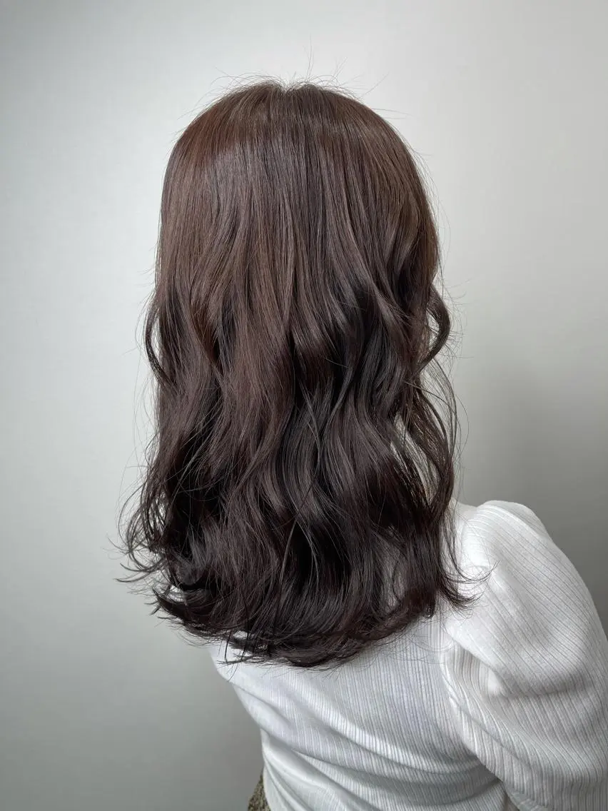 セミロング カラー アディクシーカラー イルミナカラー トリートメント ヘアカラー トリートメント emi/髪質改善/ 韓国風/艶カラーのヘアスタイル