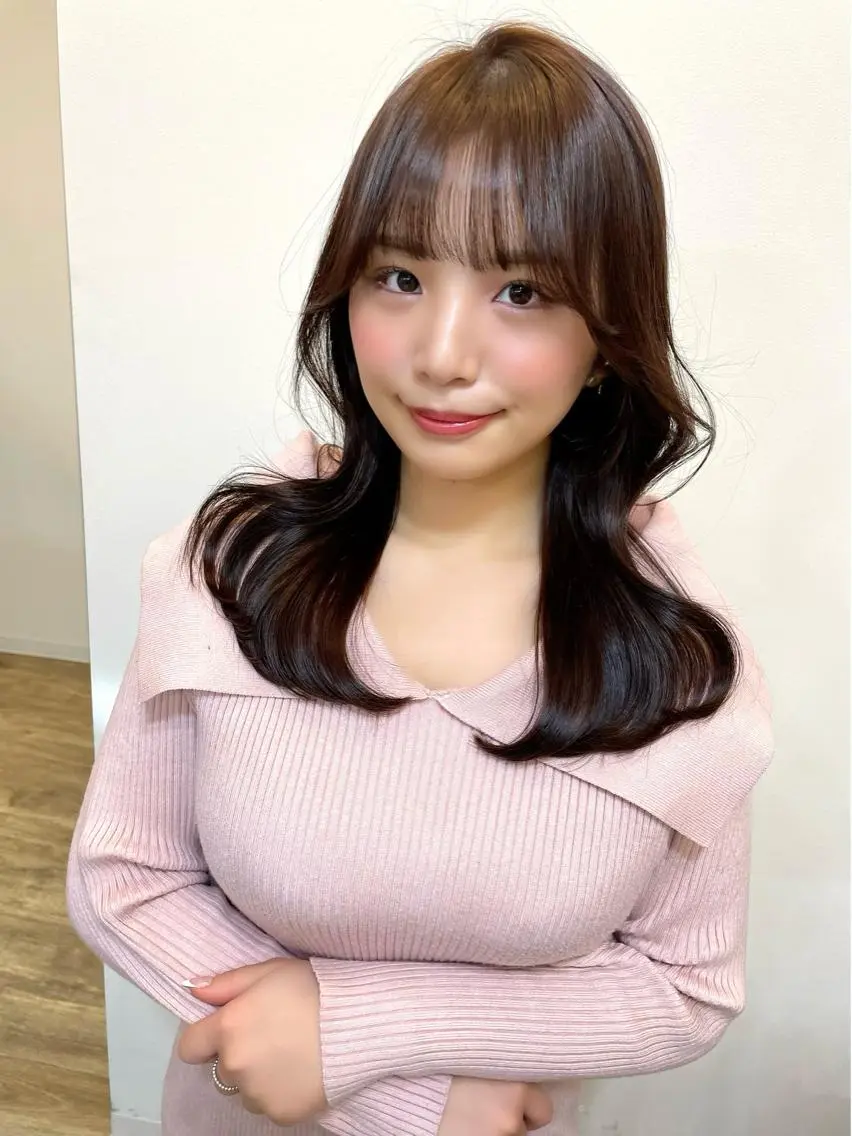 ミディアム カラー 黒髪 ブリーチ ブルーカラー ブルーブラック ケアブリーチ カット ヘアカラー トリートメント オリーブカラー 特化　　kaiのヘアスタイル