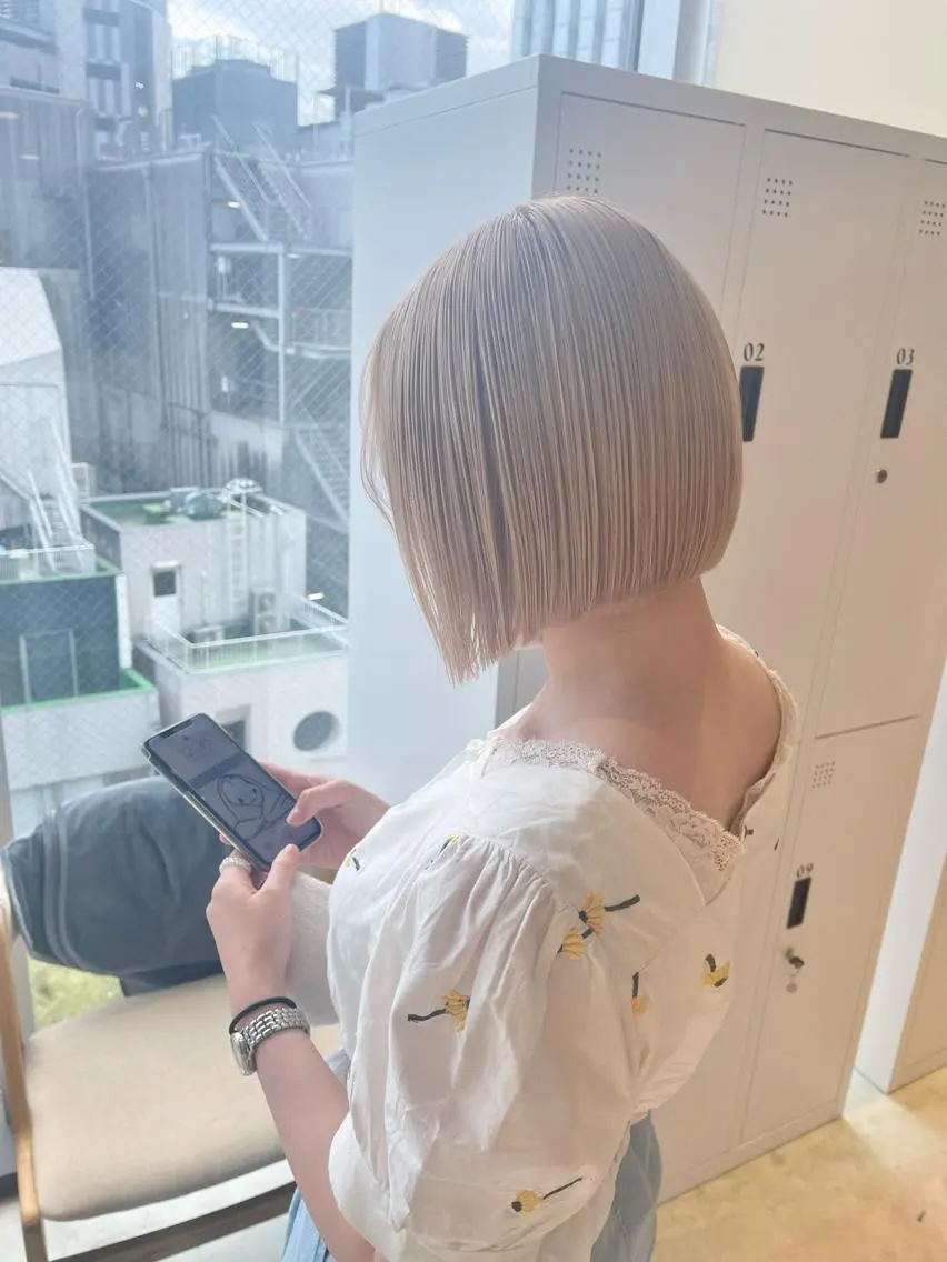 ミディアム カラー ハイトーンカラー ボブ カット ヘアカラー トリートメント 🦋レイヤーカット ミドリカワ🦋のヘアスタイル