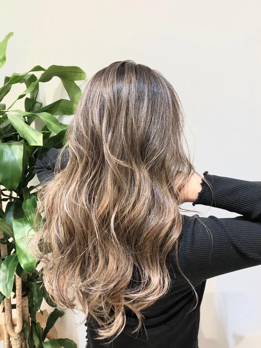 ロング カラー バレイヤージュ レイヤーカット 【店長】大根 亮太のヘアスタイル