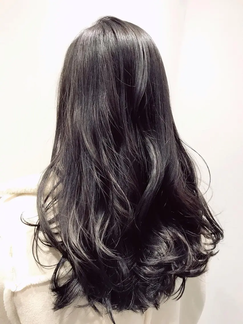ロング カラー アッシュ 透明感カラー シルバー シルバーアッシュ 予約 停止のヘアスタイル