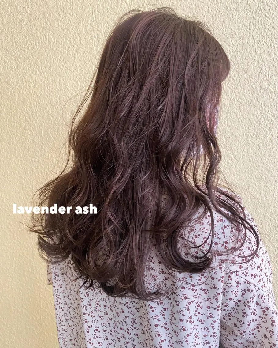 セミロング カラー ラベンダーカラー ピンクカラー ピンクラベンダー ヘアカラー トリートメント ツキノキ ミナのヘアスタイル