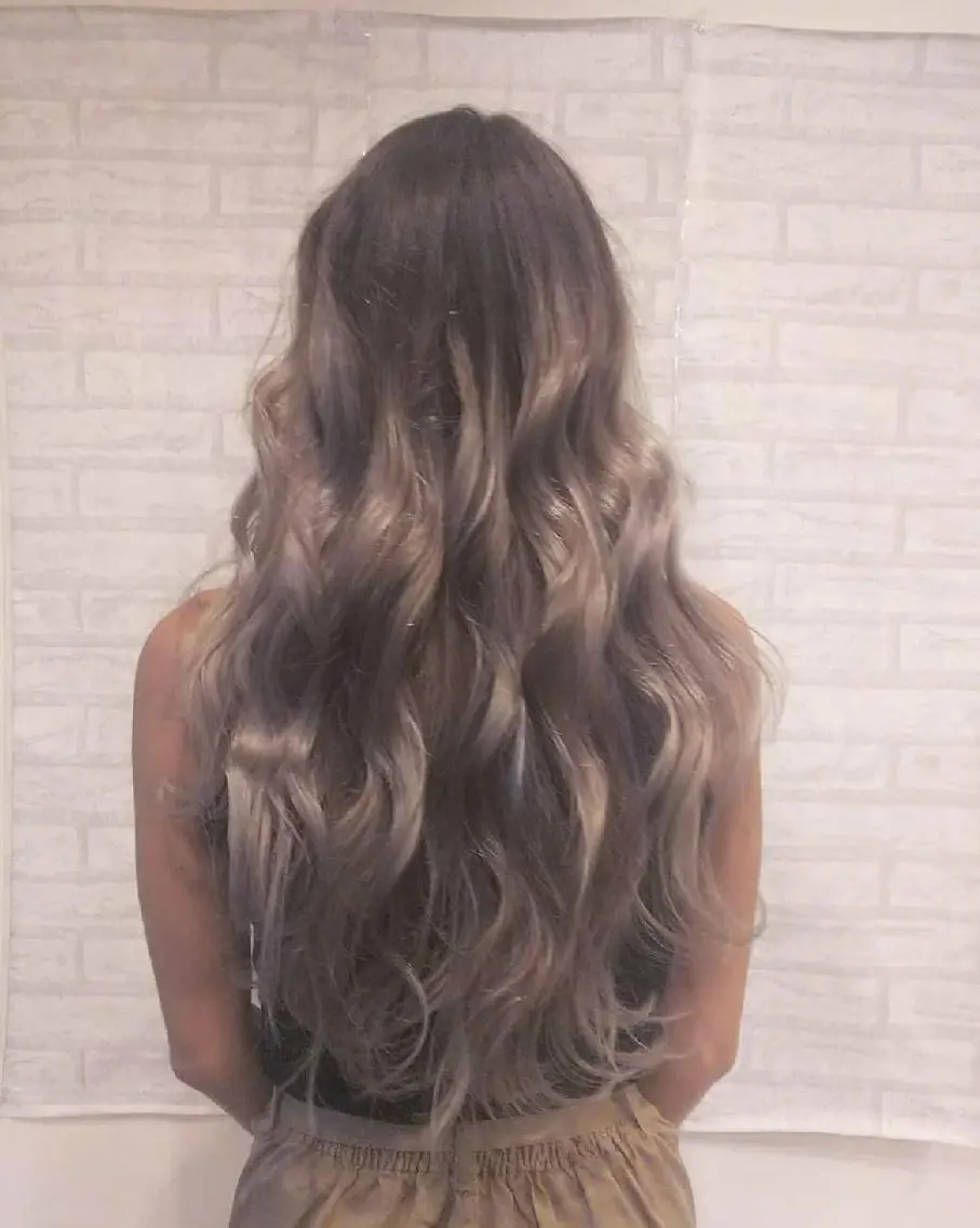 ロング カラー ベージュカラー ヘアカラー RU RIのヘアスタイル